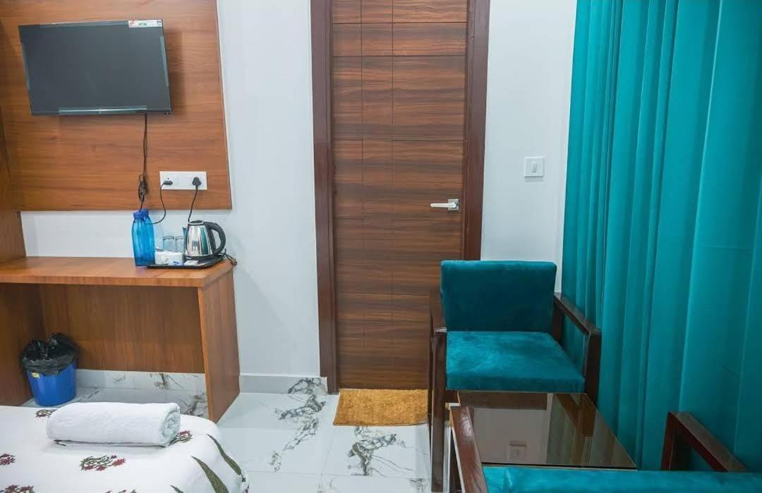 Hotel Parth Inn Rishikesh Exterior photo
