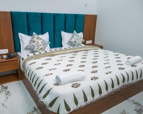 Hotel Parth Inn Rishikesh Exterior photo